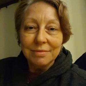 Meet your Posher, Lois